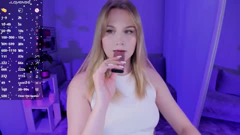 Snapshot of honey_blondee chatting on March 2026 09:08:01 PM Tammy online show from March 2026 09:08:01 PM