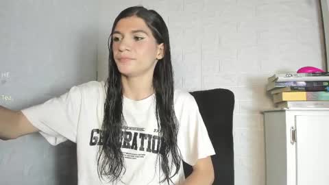 Snapshot of honey_darcy chatting on April 2026 11:57:02 PM honey_darcy online show from April 2026 11:57:02 PM