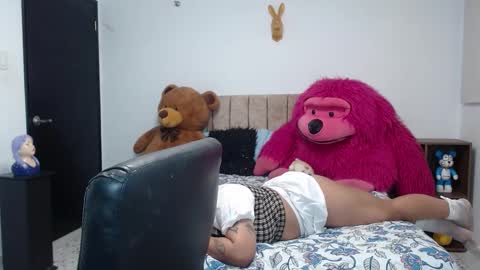 Snapshot of honey_hypnotic chatting on January 2025 08:18:02 PM honey_hypnotic online show from January 2025 08:18:02 PM