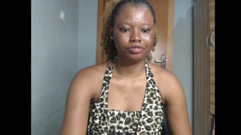 Snapshot of honey_juicydoll chatting on June 2026 03:14:02 PM Sonia online show from June 2026 03:14:02 PM