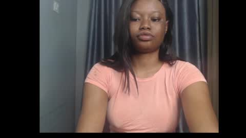 Snapshot of honey_juicydoll chatting on July 2026 04:18:01 AM Sonia online show from July 2026 04:18:01 AM