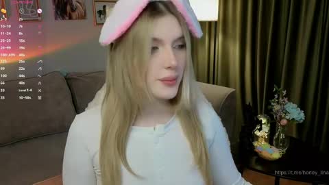 Snapshot of honey_kors chatting on April 2026 05:21:01 PM Lina online show from April 2026 05:21:01 PM