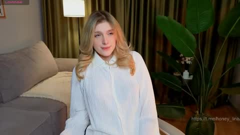 Snapshot of honey_kors chatting on April 2026 07:21:02 PM Lina online show from April 2026 07:21:02 PM