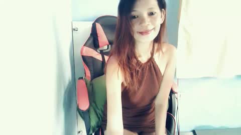 Snapshot of honey_mollyxx chatting on May 2026 11:24:01 PM honey_mollyxx online show from May 2026 11:24:01 PM