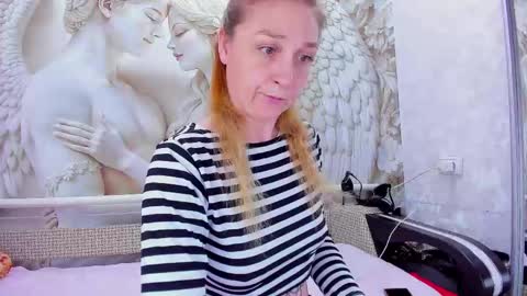 Snapshot of honey_rabbits chatting on February 2026 10:07:02 AM CHRISTIE and HERALD online show from February 2026 10:07:02 AM