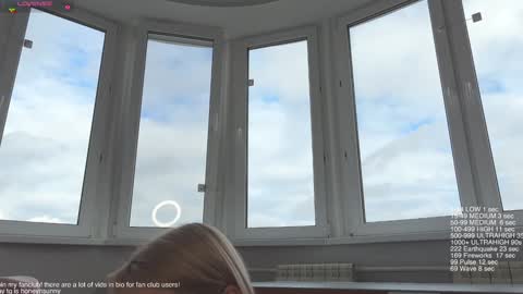 Snapshot of honey_sunshine chatting on October 2025 09:22:01 AM Jenyanew vid how I squirt in forest in bio online show from October 2025 09:22:01 AM