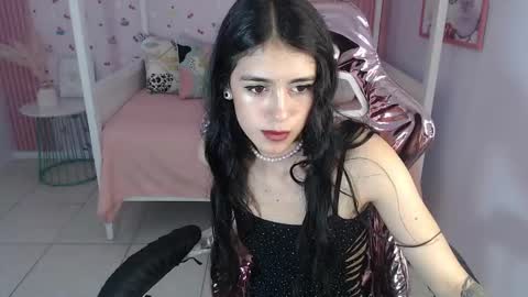 HONEY  online show from January 2025 04:00:02 PM