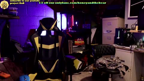 Honey and Bear online show from January 2025 03:29:02 AM