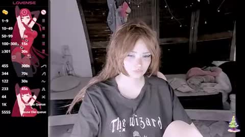 Honey Apple Alaska online show from December 2025 02:28:01 AM