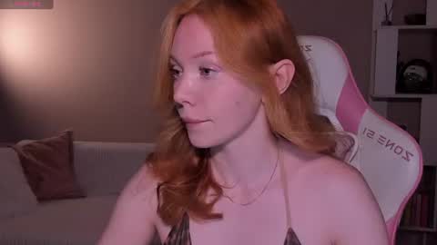 Snapshot of honeyautumn chatting on June 2026 08:19:01 PM honeyautumn online show from June 2026 08:19:01 PM