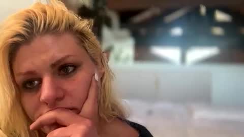 honeybuhnny online show from February 2026 12:53:02 AM