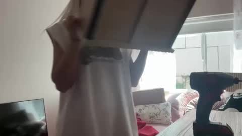 honeybun_z online show from October 2025 11:45:02 PM