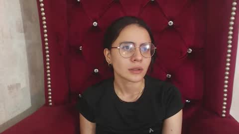 Emily online show from November 2025 03:01:01 PM