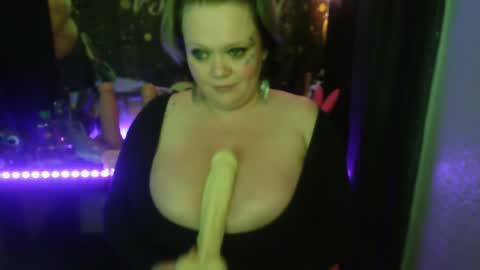 honeychambers online show from April 2026 10:15:01 PM