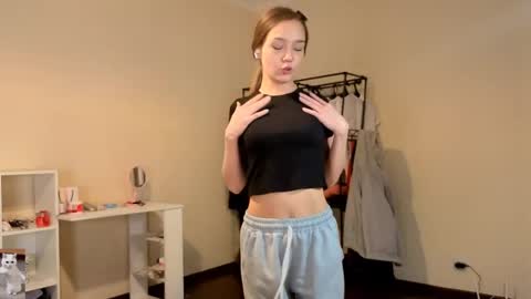 Snapshot of honeycomfya chatting on April 2026 02:25:02 PM Masha online show from April 2026 02:25:02 PM