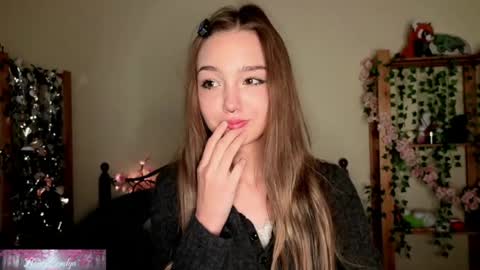 Snapshot of honeycomfya chatting on May 2026 01:06:01 PM Masha online show from May 2026 01:06:01 PM