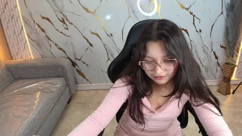 Snapshot of honeydoll_tf chatting on May 2026 02:45:01 PM honeydoll_tf online show from May 2026 02:45:01 PM