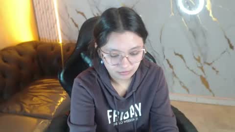 Snapshot of honeydoll_tf chatting on June 2026 03:11:02 AM honeydoll_tf online show from June 2026 03:11:02 AM