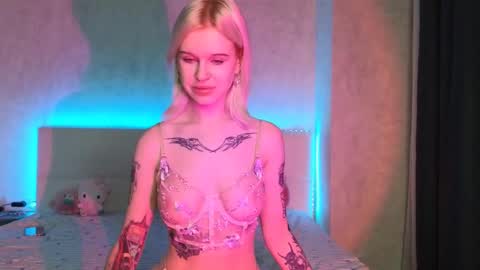 Snapshot of honeygold__ chatting on October 2025 02:10:01 AM Lisa online show from October 2025 02:10:01 AM