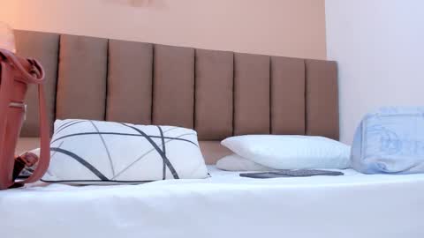 honeygray02 online show from December 2025 03:23:02 AM