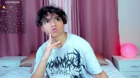 Snapshot of honeymoon_sariel chatting on March 2026 01:37:02 PM honeymoon_sariel online show from March 2026 01:37:02 PM