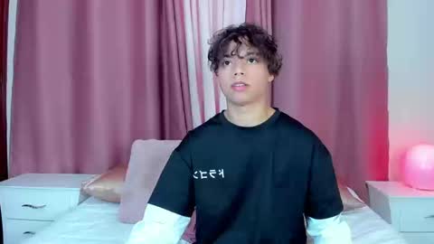 Snapshot of honeymoon_sariel chatting on March 2026 01:28:02 PM honeymoon_sariel online show from March 2026 01:28:02 PM