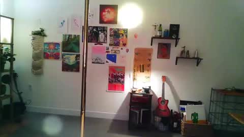Snapshot of honeythebabe chatting on December 2024 08:52:01 AM honeythebabe online show from December 2024 08:52:01 AM