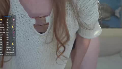 Snapshot of honeyumtoast chatting on September 2025 11:26:01 PM Noelle online show from September 2025 11:26:01 PM