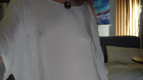 Snapshot of honeyumtoast chatting on October 2025 03:16:01 AM Noelle online show from October 2025 03:16:01 AM