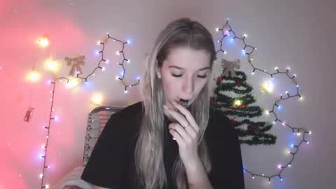 honeyveil online show from December 2025 10:22:01 AM