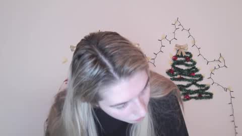 honeyveil online show from January 2026 01:38:01 PM