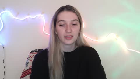 honeyveil online show from April 2026 01:28:01 PM