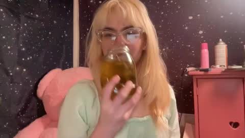 Snapshot of honeyxlimbed chatting on December 2024 03:51:01 AM Emi Rose online show from December 2024 03:51:01 AM