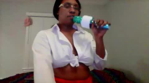 Snapshot of honnievu chatting on February 2026 06:40:02 AM honnievu online show from February 2026 06:40:02 AM