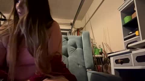 Snapshot of hoodhippy chatting on March 2026 05:02:01 AM HoodHippy online show from March 2026 05:02:01 AM