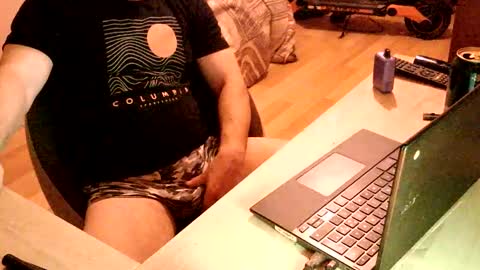 Snapshot of hoops891 chatting on October 2025 11:47:01 PM Hoops891 online show from October 2025 11:47:01 PM