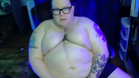 Snapshot of hoosierdaddyxl chatting on April 2026 04:40:01 PM Sir online show from April 2026 04:40:01 PM