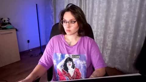 Snapshot of hoot_owl_cb chatting on October 2025 03:40:02 AM Karina online show from October 2025 03:40:02 AM