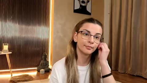 Chloe online show from May 2026 08:17:01 PM