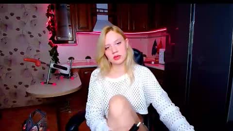 Snapshot of hope_happyyy chatting on November 2025 02:11:02 AM hope happyyy online show from November 2025 02:11:02 AM