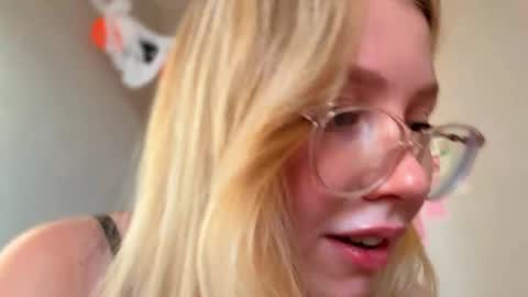 Audrey online show from October 2025 02:23:02 AM