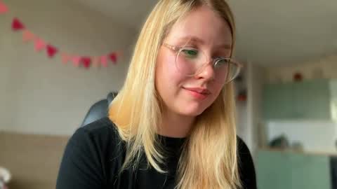 Audrey online show from October 2025 03:28:02 AM