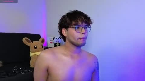 Snapshot of hornsgoat_ chatting on April 2026 07:41:01 PM Eduardo online show from April 2026 07:41:01 PM