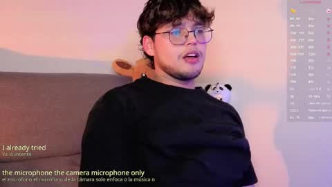 Snapshot of hornsgoat_ chatting on April 2026 10:01:02 PM Eduardo online show from April 2026 10:01:02 PM