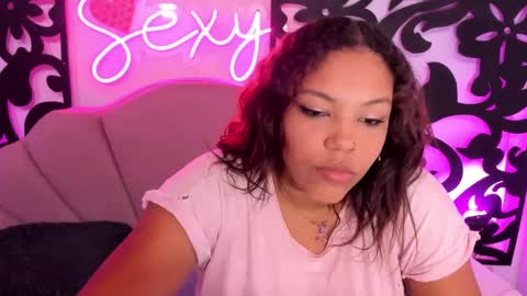 CATALINA Y LAURA  online show from February 2025 01:05:01 AM
