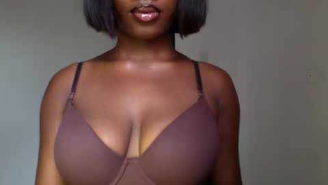 Snapshot of horny_goddess_delilah chatting on May 2026 11:51:02 AM delilah online show from May 2026 11:51:02 AM