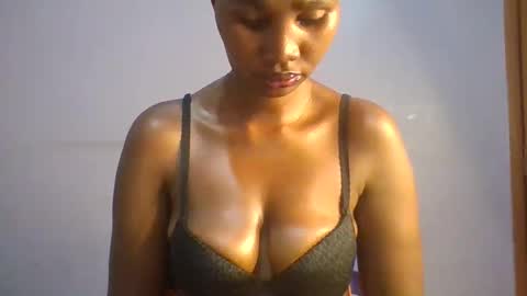 Snapshot of horny_hearts chatting on February 2026 04:42:02 AM phanice online show from February 2026 04:42:02 AM