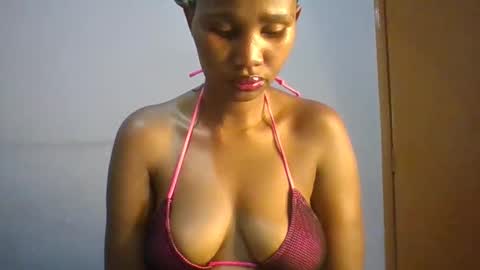 Snapshot of horny_hearts chatting on February 2026 10:17:01 PM phanice online show from February 2026 10:17:01 PM