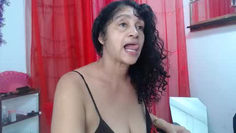 Snapshot of horny_mommy17 chatting on February 2026 04:07:02 PM armina online show from February 2026 04:07:02 PM