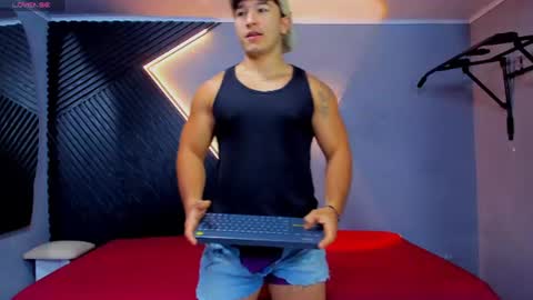 Snapshot of horny_nick18 chatting on June 2026 11:45:01 AM horny_nick18 online show from June 2026 11:45:01 AM